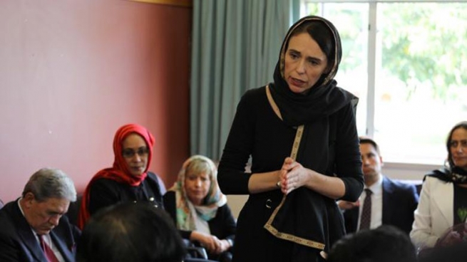 سه‌رۆكوه‌زیرانی نیوزیلاند باس له‌ چیرۆكێكی رووداوه‌ 