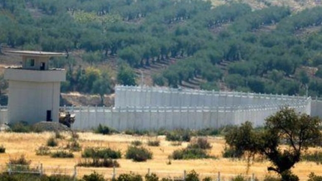 توركيا ده‌روازه‌يه‌كى سنوورى به‌ رووى سووريادا داخست