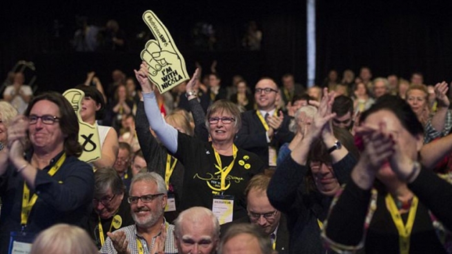 سكۆتلاند پرسى راپرسى بۆ سه‌ربه‌خۆيى ده‌خاته‌ به‌رده‌ست په‌رله‌مان