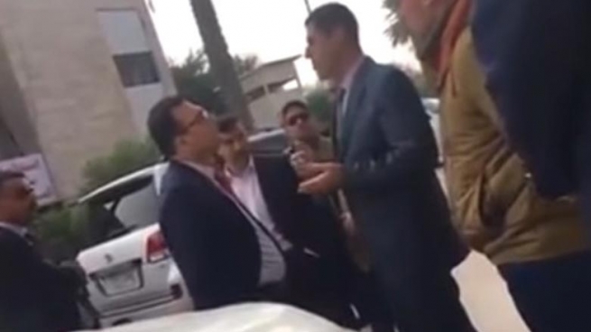  پشكێنه‌رێكى وه‌زاره‌ته‌كه‌ى جوێن به‌ ده‌رباز محه‌ممه‌د ده‌دات