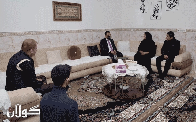  ئومێد خۆشناو بە نوێنەرایەتیی مەسرور بارزانی سەردانی ماڵی شەهید خەجەباوە دەکات