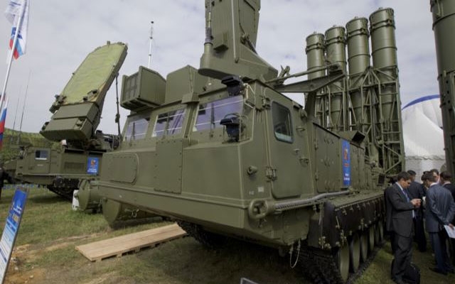 ڕووسیا ڕێکەوتنی ڕادەسـتکردنی سیستەمی موشەکی S-300 بە ئێران مۆردەکات