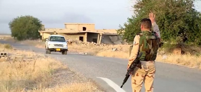 دوو چه‌كداری داعش خۆیان راده‌ستی پێشمه‌رگه‌ كرد