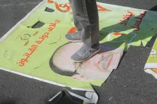 ژماره‌یه‌ك كه‌س له‌ سه‌ر دڕینی وێنه‌ى مالیكی و مه‌رجه‌عه‌كان ده‌ستگیر كران