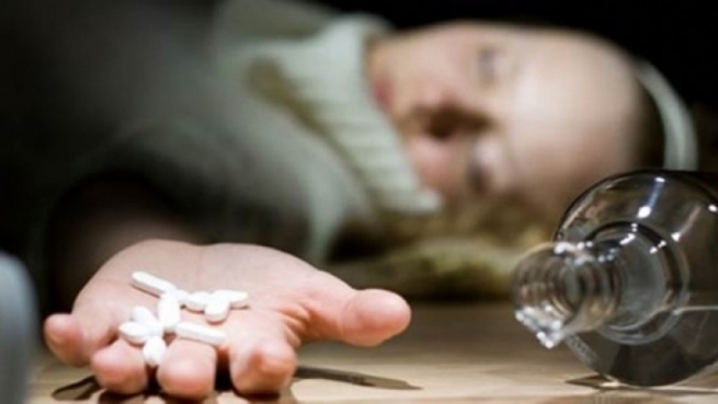 كچێك به‌ خواردنى ده‌رمانى مێروو خۆى كوشت و كچێكى دیكه‌ش ڕزگار كرا