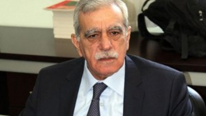 ئەحمەد تورك: هەڵوێستەکانی ئاکشەنەر لەبارەی هەدەپەوە هەڵەن