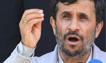 نه‌ژاد: ئه‌مه‌ریكا خاوه‌نى 5000 چه‌كى ناوه‌كیه‌ ئیتر بۆ له‌ یه‌ك چه‌كى ناوه‌كى ئێران ده‌ترسێت