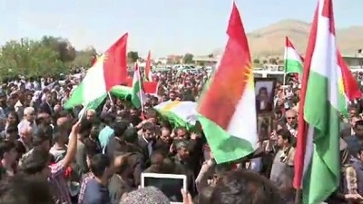  لە مێردین، مەراسیمێک بۆ دوو قوربانییەکەی تەقینەوەکەی هەولێر ساز درا 