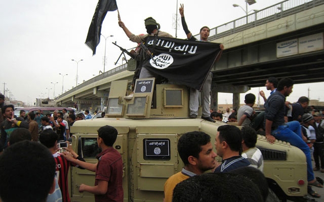 راوێژکاری سەرۆک وەزیران: داعش بە ٥٠٠ ئۆتۆمبێلی سەربازی رومادی کۆنترۆڵکردووە  