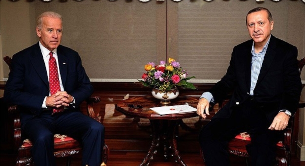 جۆ بایدن له‌ ئه‌سته‌نبوڵ له‌گه‌ل ئه‌ردۆگان و داودئۆغلۆ چه‌ندین مژارى سه‌ره‌كى تاوتوێكرد