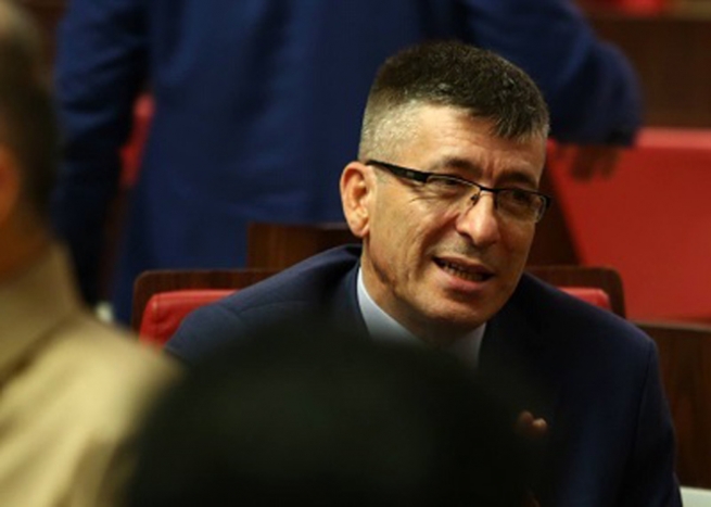  ئاری هەرسین: پارتی لەو سلێمانییەدا تاکە بەڕێوەبەرایەتییەکیشی بە دەستەوە نییە، بۆ دەبێ خەڵک هێرش بکاتە سەر بارەگاکانی 