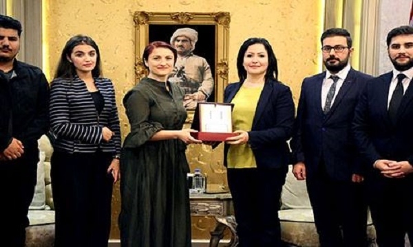 سه‌رۆكی په‌رله‌مان پێشوازیی له‌ مامۆستایان و قوتابییانی زانكۆی ئەمەریکی له‌ شاری دهۆك كرد