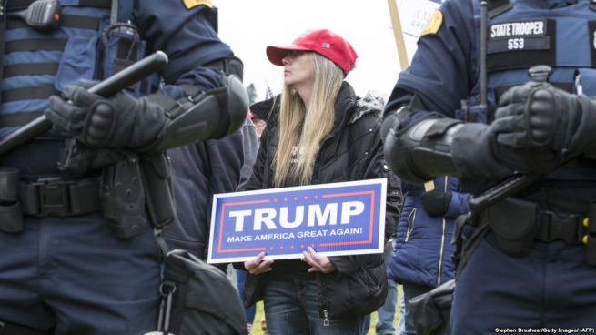 لە شارەکانی ئەمریکا خۆپێشاندانی پشتگیریکردن لە ترەمپ بەرێوەچوو