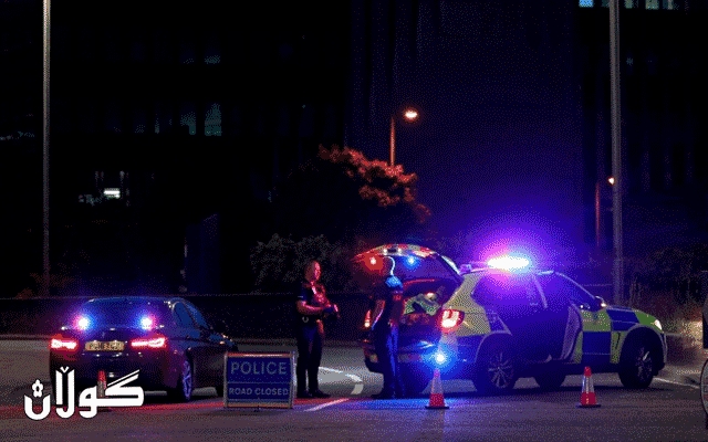 لە بەریتانیا کەسێک بە چەقۆ هێرشی کردە سەر خەڵک و سێ کەسی کوشت