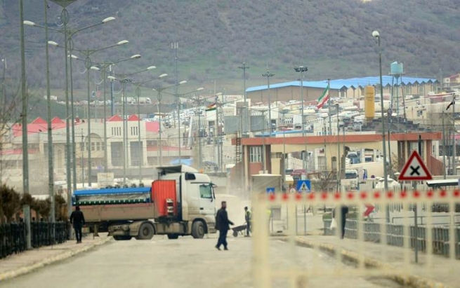 تەندروستیی سلێمانی داوادەکات تەنها رێگە بە هاوردەکردنی خۆراک و پێداویستیی پزیشکی بدرێت