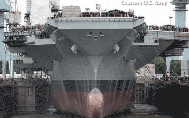  ئه‌مریكا گه‌وره‌ترین فڕۆكه‌ هه‌ڵگری جیهان به‌رهه‌م دێنێت‌ و  نزیكه‌ی 90 فڕۆكه‌ش له‌سه‌ر پشتی خۆی هه‌ڵده‌گرێت