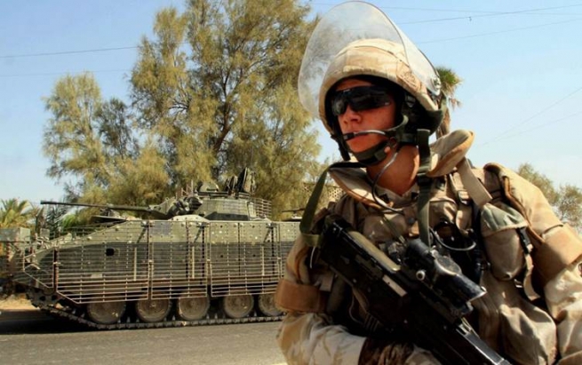 بەریتانیا سەربازەکانی لە بنکەی تاجی دەگوازێتەوە