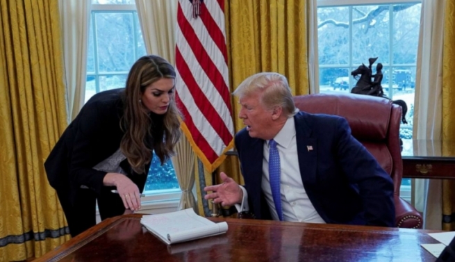 ژنە کارمەندێکی باڵای کۆشکی سپی دەستی لەکار کێشایەوە