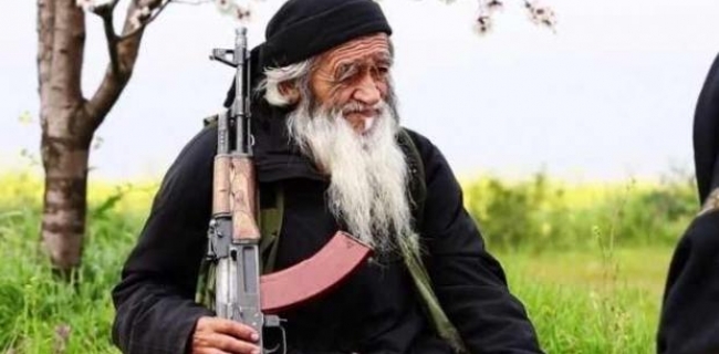  داعش زمانى په‌یوه‌ندیكردنى نێوان چه‌كداره‌كانى بۆ چینی ده‌گۆڕێت 