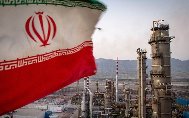 ئەمریکا سزای نوێی بەسەر کەرتی نەوتی ئێراندا سەپاند