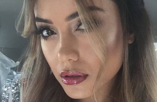 دەشنێ موراد لەبەردەم كۆنسوڵگەی ئەمریكیە