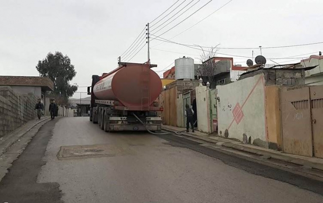 سبەی بەشە نەوتی ماڵان لە دووکان و گوندەکانی دەوروبەری دابەشدەکرێت