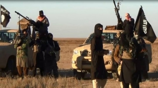فڕۆكەی هاوپەیمانان لە سنووری خورماتوو كۆمەڵێک چەكداری داعشیان کردە ئامانج