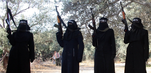 چوار ژنی‌ سوری كه‌ هه‌وڵیانداوه‌ ژنان ببه‌نه‌ ریزه‌كانی‌ داعشه‌وه‌ ده‌ستگیركران