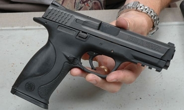 فه‌ڕه‌نسا: ئێران چه‌ك و ته‌قه‌مه‌نیی‌ ده‌گه‌یه‌نێته‌ سووریا