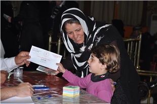 کەرکووک..دەزگای خێرخوازیی بارزانی مووچەی چوار مانگی ژمارەیەک منداڵانی بێباوکی دابەشکرد 