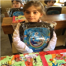 دەزگای خێرخوازیی بارزانی پێداویستی خوێندن بەسەر ٤٨٠٠ قوتابی لە ئامێدی و شێخان و ئاكرێ و بەردەڕەش دابەشكرد 