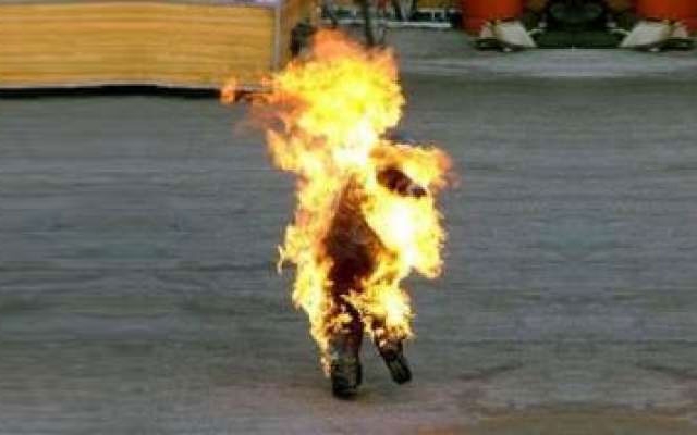 دەستفرۆشێک لە تاران خۆی سووتاند