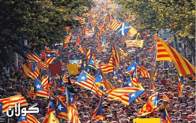  كەتەلۆنیەكان لەنێو یاریگادا ریفراندۆمی سەربەخۆیی دووبارە دەكەنەوە 