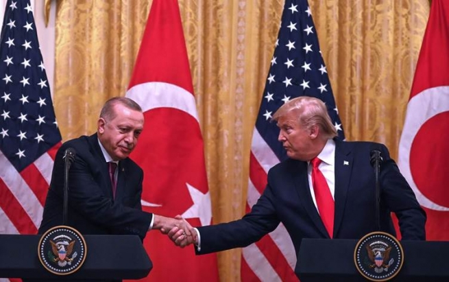 میدیای ئەمریکا رەخنە لە مامەڵەی ترەمپ لەگەڵ ئەردۆغان دەگرن