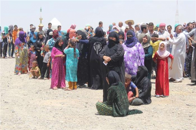  ئیمارات هەڵمەتێك بۆ یارمەتیدانی ئاوارە وپەنابەرانی نێو هەرێمی كوردستان دەستپێدەکات 