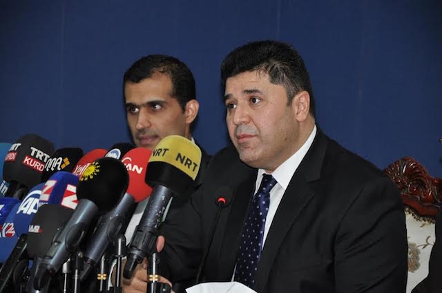  دیندار زێباری: حكوومه‌ت هه‌رچی له‌ ده‌ستی بێ بۆ پاراستنی په‌نابه‌ران و كه‌مپه‌كانیان ده‌یكات.. مامه‌ڵه‌ی خراپ له‌گه‌ڵ كرێكاره‌ بیانییه‌كاندا نه‌كراوه‌ 