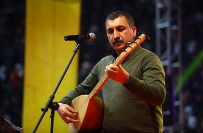 فه‌رهاد تونج هونه‌رمه‌ندانی توركیا به‌ لایه‌نگری شه‌ڕ تۆمەتبار دەكات