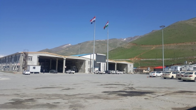 لە سنووری حاجی ئۆمەرانەوە دوو تانکەری سووتەمەنی ڕەوانەی ئێران کرانەوە