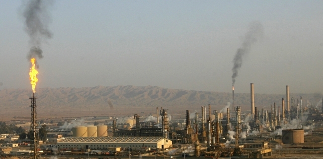 به‌وێنه‌...میلیشیاكان كه‌ره‌سته‌كانى پاڵاوگه‌ى بێجى ده‌دزن