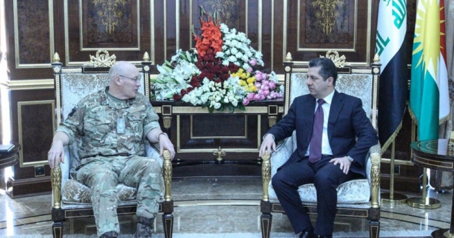 سەرۆکی حکوومەتی هەرێمی کوردستان پێشوازی لە شاندێکی باڵای سەربازیی بەریتانی دەکات