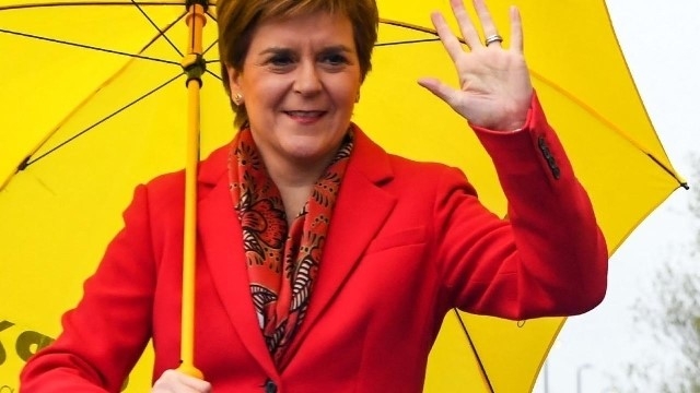 گرژیی نێوان لەندەن وئەدنبرە لەسەر  ڕیفراندۆمی ئیسكۆتلەندا