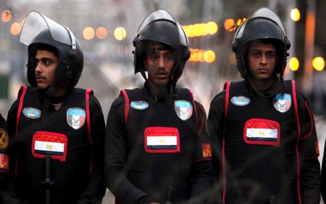 له‌ هێرشێكی چه‌كداری دا له‌ میسر پۆلیسێك كوژرا و دووی دیكه‌ش برینداربوون