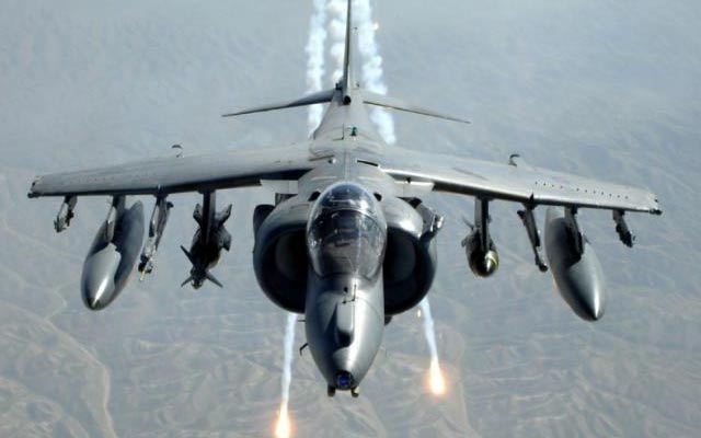  کۆمەڵێک چەکداری داعش بەهۆی بۆردومانێکی فڕۆکە هاوپەیمانان لە پاڵاوتگەی گەیارە لە باشووری مووسڵ کوژراون