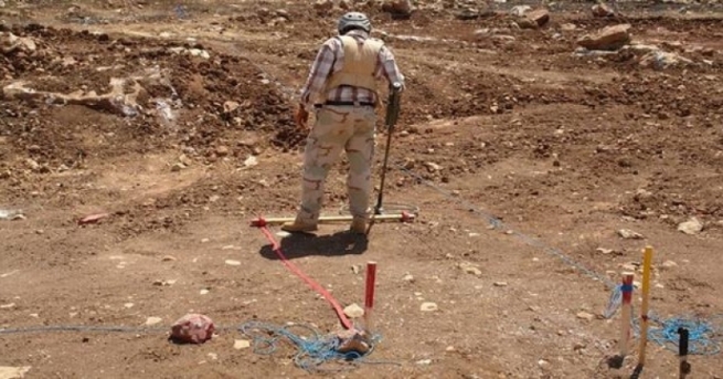  25 فەرمانبەری دەزگایەك بەهۆی دوو موچەوە لەسەر كار لادەبرێن 