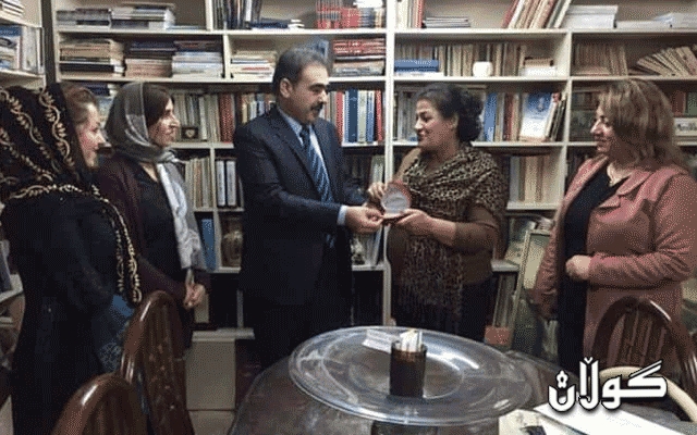 بەرپرسی لقی۲٤ی سەفین،خەڵاتی ڕێز لێنانی پێشکەشی ژنە چالاکوانێکی بواری ژنان کرد..