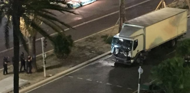 ڕاگەیەنەکانی فەرەنسا: هێرشبەرەکە کەسێکی بە ڕەچەڵەک توونسی بووە