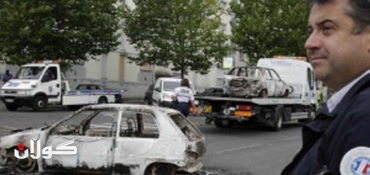 له‌ شه‌ڕی‌ خه‌ڵك و پۆلیسی‌ فه‌ڕه‌نسا، چه‌ند ئوتومبێل و بینا سووتێنران