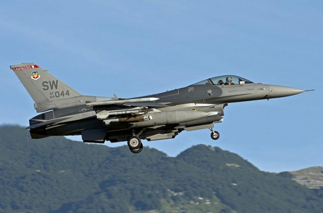  فڕۆکەیەکی سەربازیی ناتۆ لە فڕۆکەی وەزیری بەرگریی رووسیا نزیک دەبیتەوە 