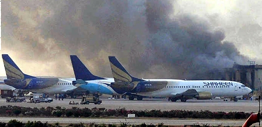 گه‌وره‌ترین فڕۆكه‌خانه‌ی پاكستان هێرشی كرایه‌سه‌ر