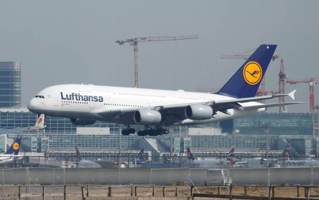 لە ئەڵمانیا بەهۆی زریانەوە نزیکەی 100 گەشتی ئاسمانی هەڵدەوەشێنرێنەوە